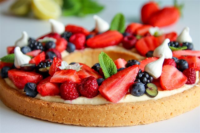 Seasonal fruit tart